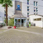 Hotel Kyriad Grenoble-voiron Chartreuse-centr'alp 3*