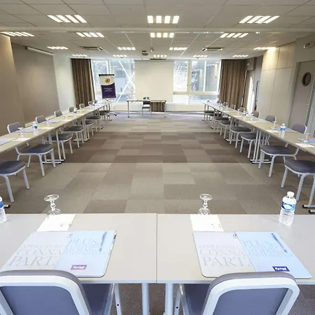 Hotel Kyriad Grenoble-voiron Chartreuse-centr'alp 3*