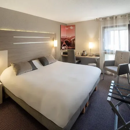 Hotel Kyriad Grenoble-voiron Chartreuse-centr'alp 3*