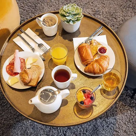 Kyriad Grenoble-voiron Chartreuse-centr'alp Hotel