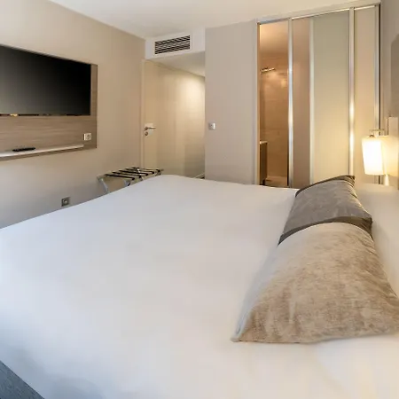 Hotel Kyriad Grenoble-voiron Chartreuse-centr'alp 3*