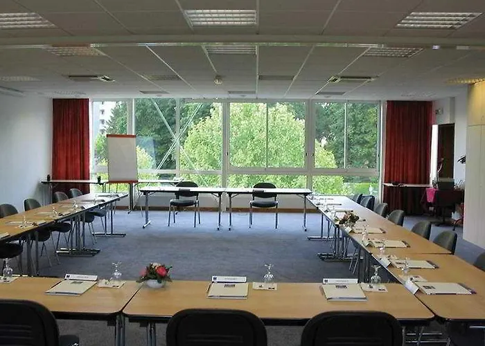 Western Centre 3*